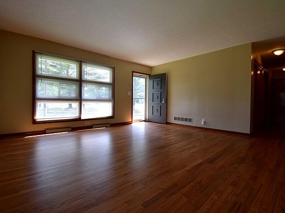 5th image of 310 McDowell Ave