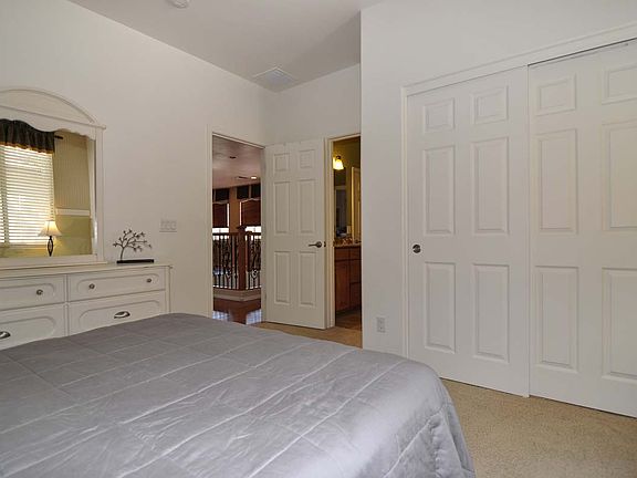 4th image of 17297 W Jefferson St