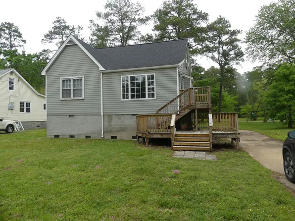 100 Lodge Rd, Poquoson, VA 23662