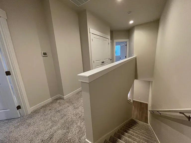 1030 Finch Ln #H — Photo 11