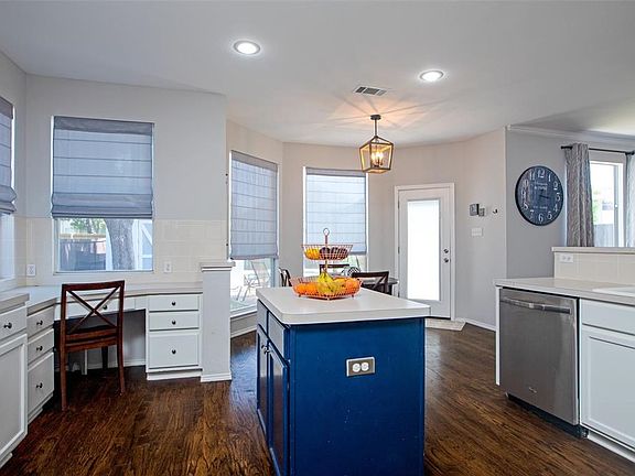 3rd image of 5521 Crystal Ct