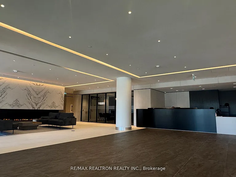 30 Upper Mall Way #A-620 — Photo 32