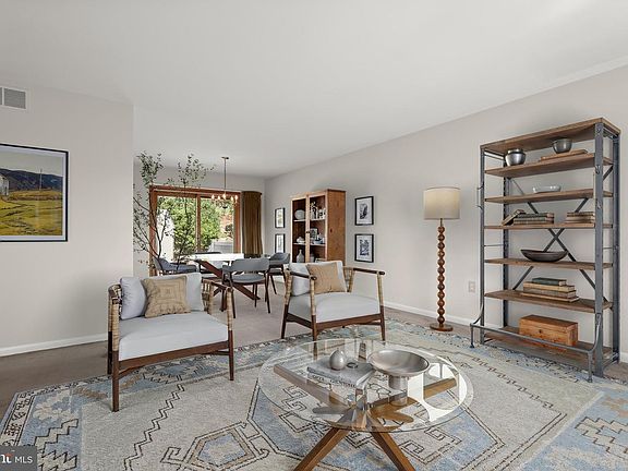4th image of 308 Waterview Ct