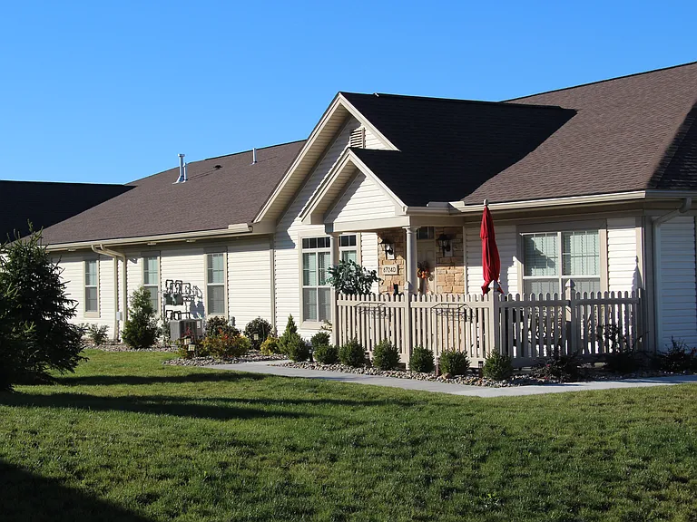 Wales Crossing Apartments — Photo 10
