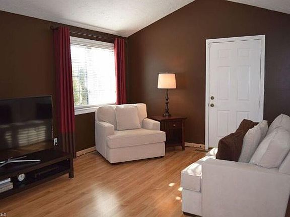 3rd image of 10001 Munich Dr