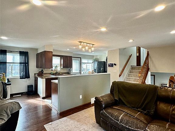 3rd image of 11363 Newland Street