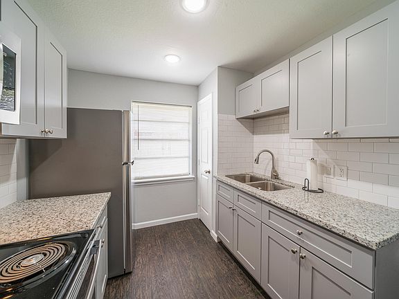 2nd image of 3806 Brookfield Dr #12979061