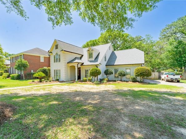 1262 Savannah Dr, Mobile, AL 36609