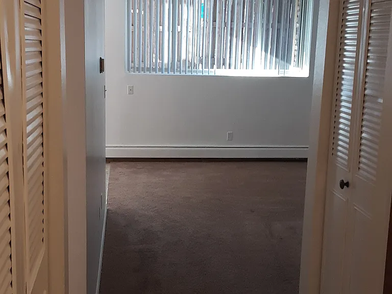 50th Street Apartments — Photo 12