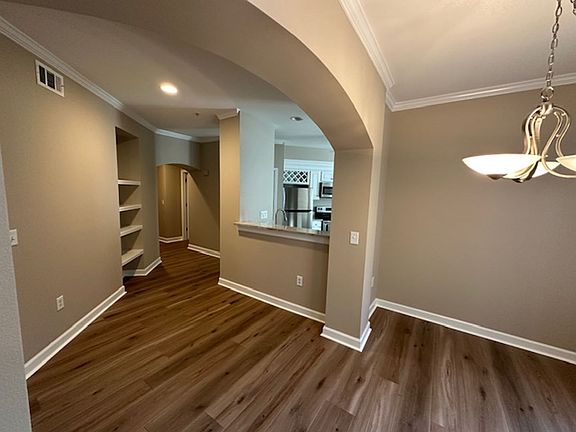 4th image of 4 Indigo Run Dr APT 1021
