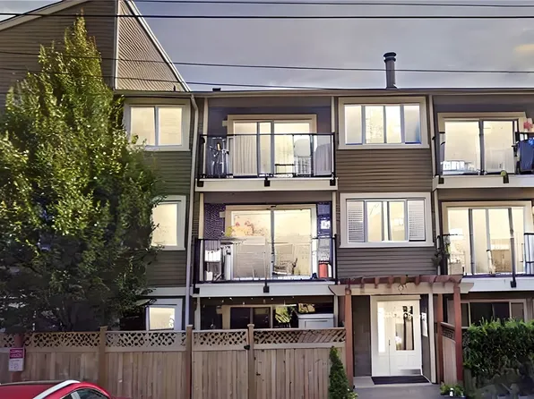 939 N 101st Street #203, Seattle, WA 98133