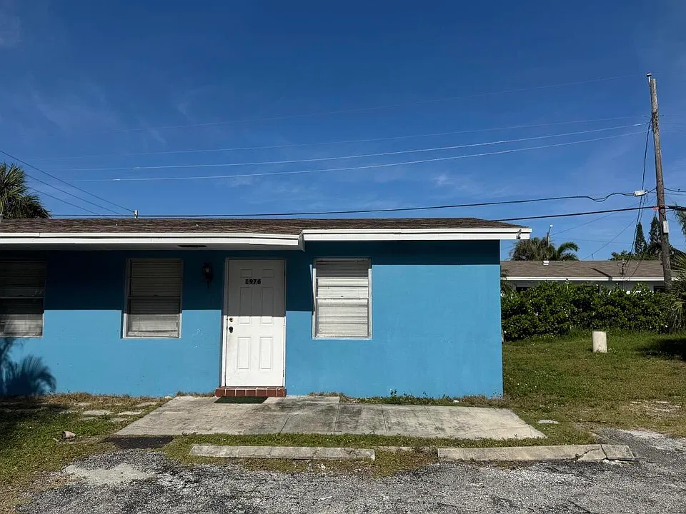 1976 Windsor Dr