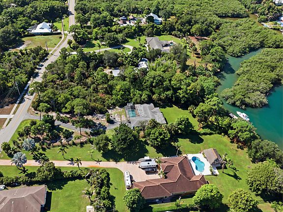 4th image of 4916 SE MANATEE COVE Road