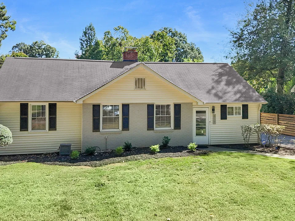 817 Sedgefield Rd