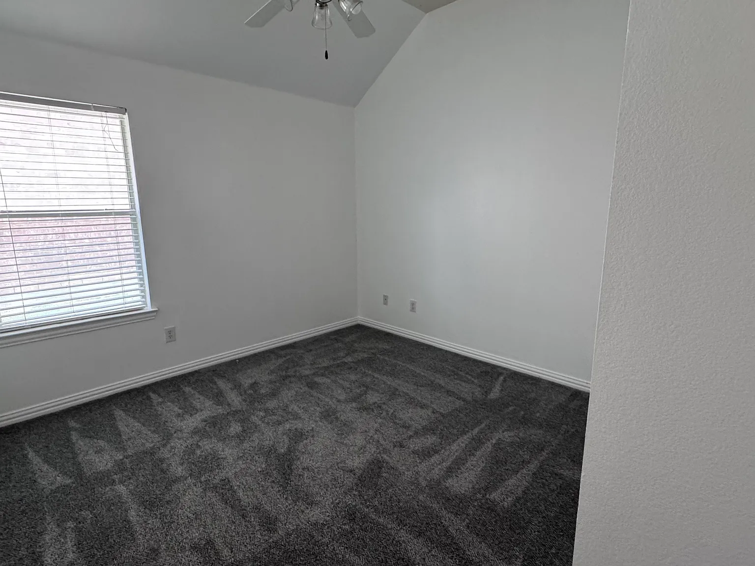 3 bed, 1810 sqft, $2,295 — Photo 4