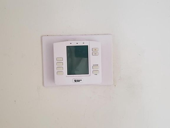 3rd image of 302 Taylor St