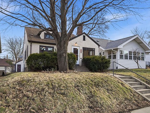 4th image of 1532 Canfield Ave