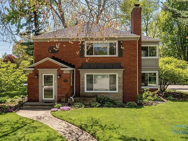 3935 Hillandale Rd — Photo 2