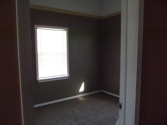 4th image of 420 E 8th Ave