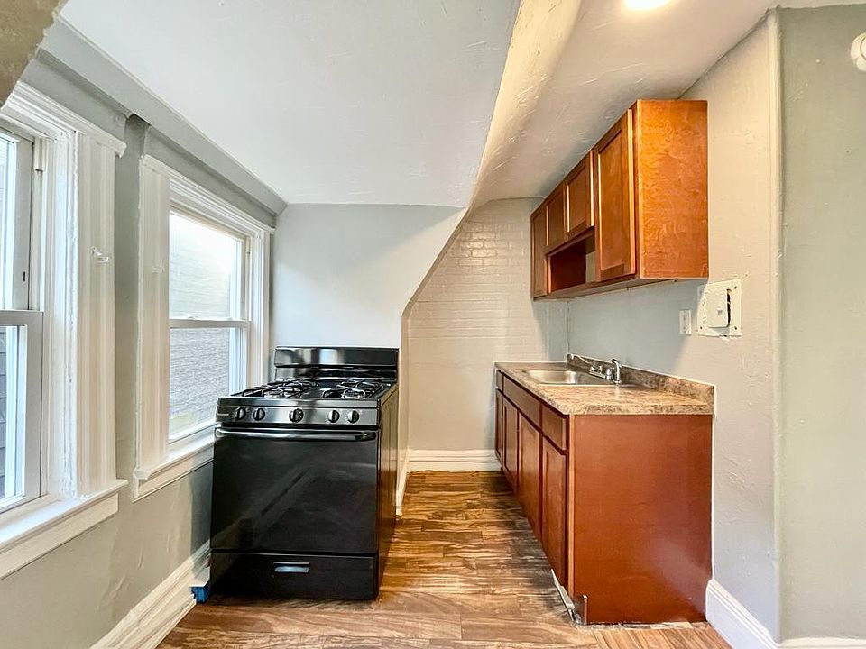 1st image of 49 Hazelwood Ave Floor 3