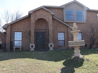 710 Crescent Dr, Desoto, TX