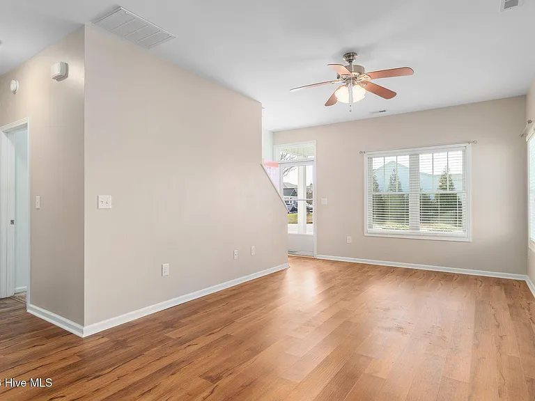 1103 Pirates Landing Dr — Photo 8
