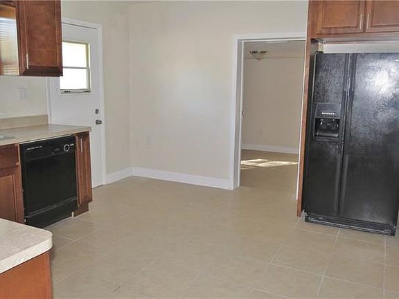 4th image of 1025 Vine Ln
