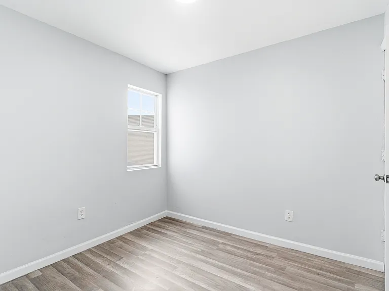 274 Littleton Ave #3 — Photo 17