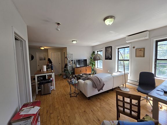 3rd image of 183 Johnson Ave #3
