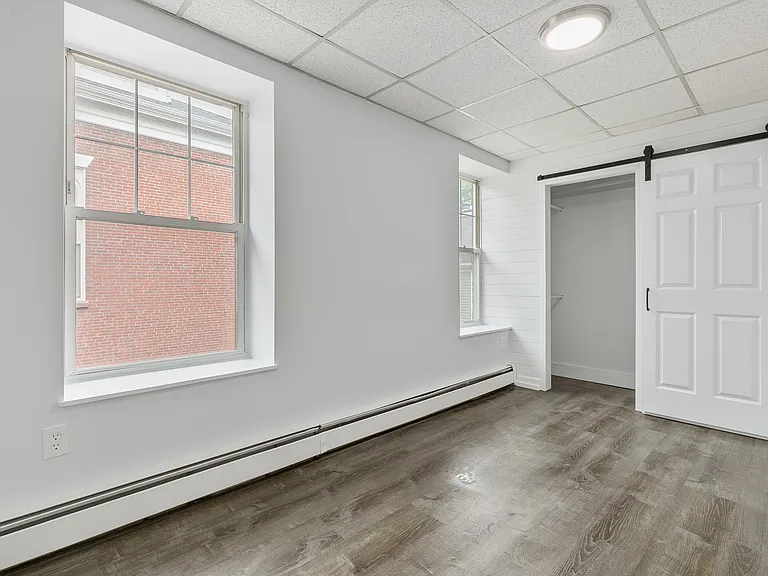 131 Essex St #33 — Photo 11