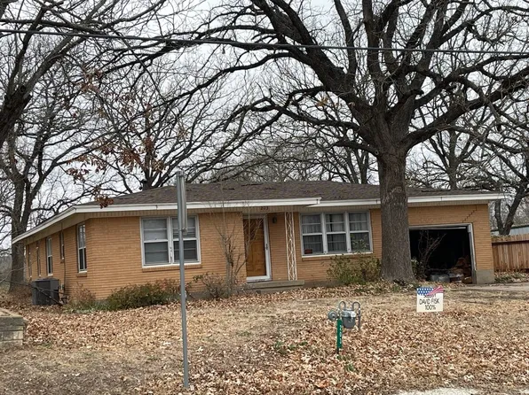 203 N 4th St, Valley Mills, TX 76689