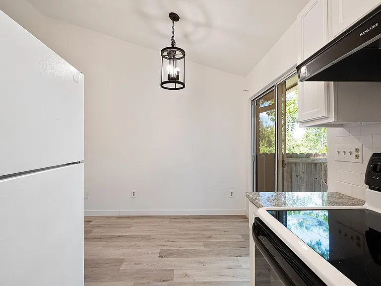 1015 E Yager Ln #147 — Photo 11