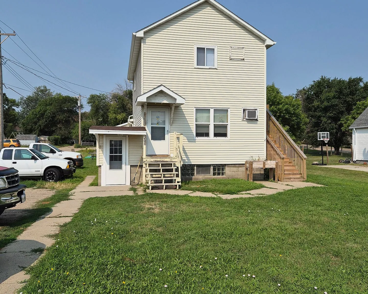Quiram - 208 S 11th St — Photo 1