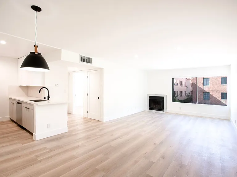 2123 Rodney Dr — Photo 18