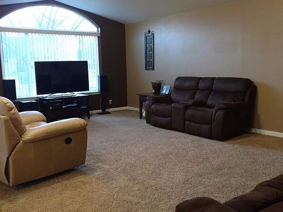 4th image of 1212 Wedgewood Dr