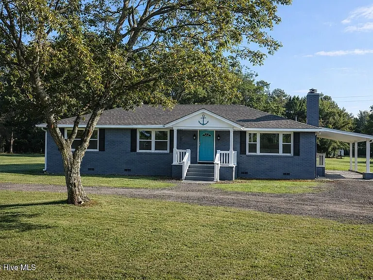786 Old Winberry Rd — Photo 1