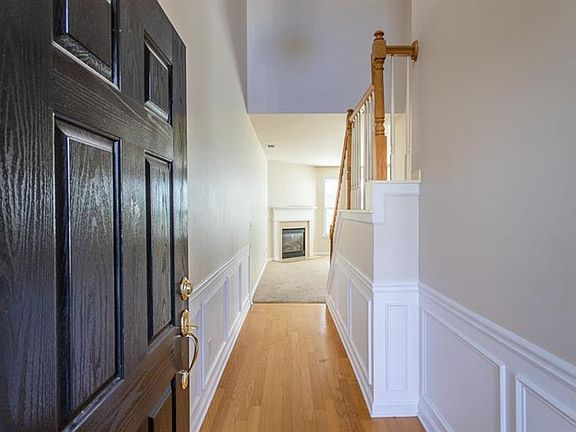 4th image of 315 Niblewill Pl #29