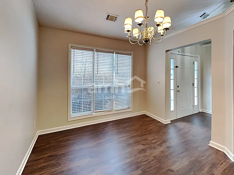 675 Lendl Ln — Photo 7