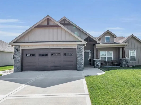 307 Lykins Ln, Cameron, MO 64429