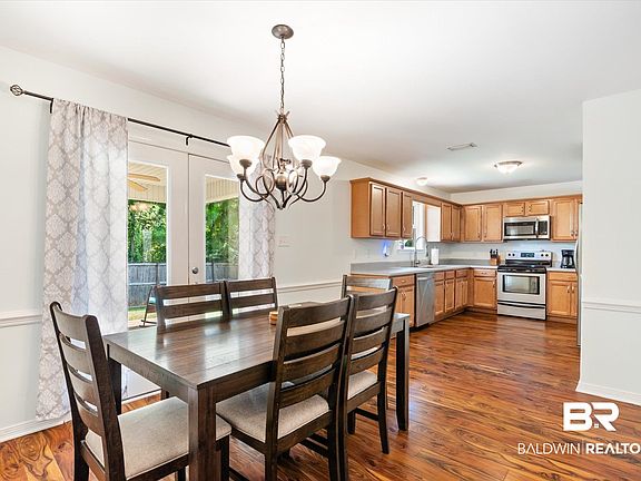 5th image of 6682 Woodside Dr N