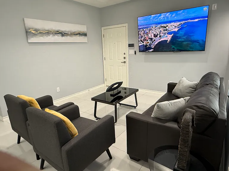 2417 Indian Creek Ave #3 — Photo 10