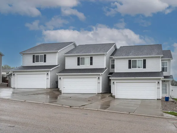 4523 Corvette St NW, Mandan, ND 58554