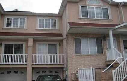 2nd image of 17 Chesterfield Ln