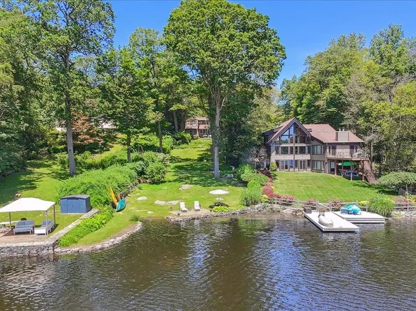 342 Lake Shore Road, Putnam Valley, NY 10579