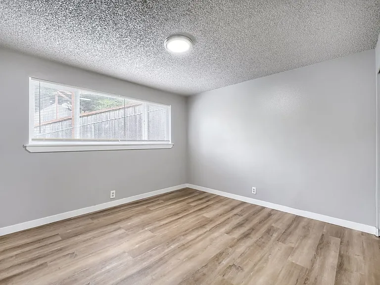 Scenic Hill Apartments — Photo 11