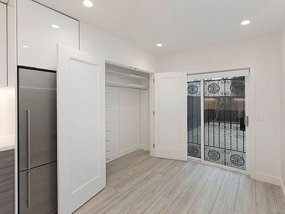 3rd image of 470 23rd Ave #4