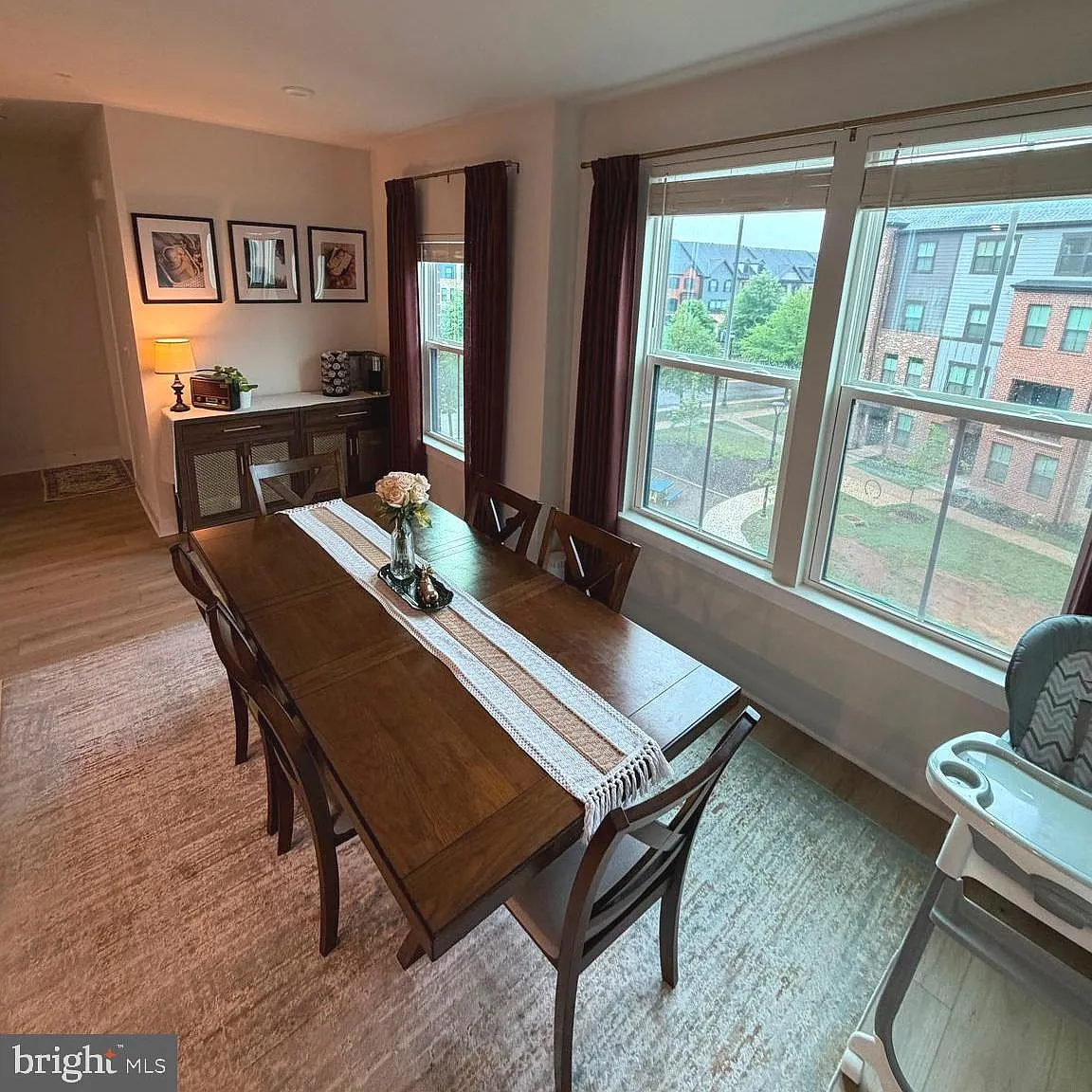 3 bed, 2.5 bath, 2480 sqft, $3,600 — Photo 4
