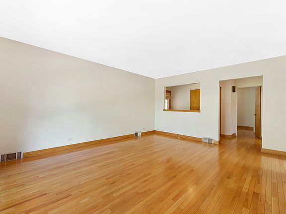 4th image of 544 S Hillcrest Ave