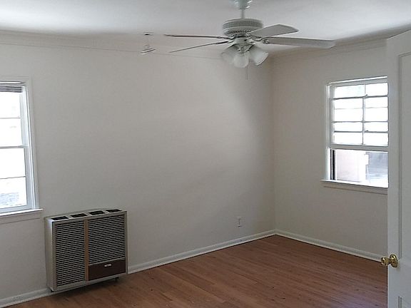 2nd image of 1421 N Laurel Ave #D
