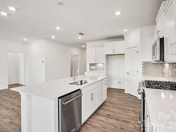 5th image of 549 Cottage Garden Ln